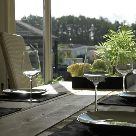 Holiday Waterplezier Ferienhaus *