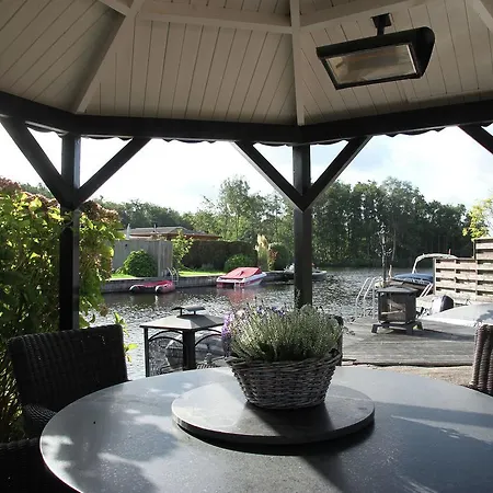 Holiday Waterplezier Ferienhaus